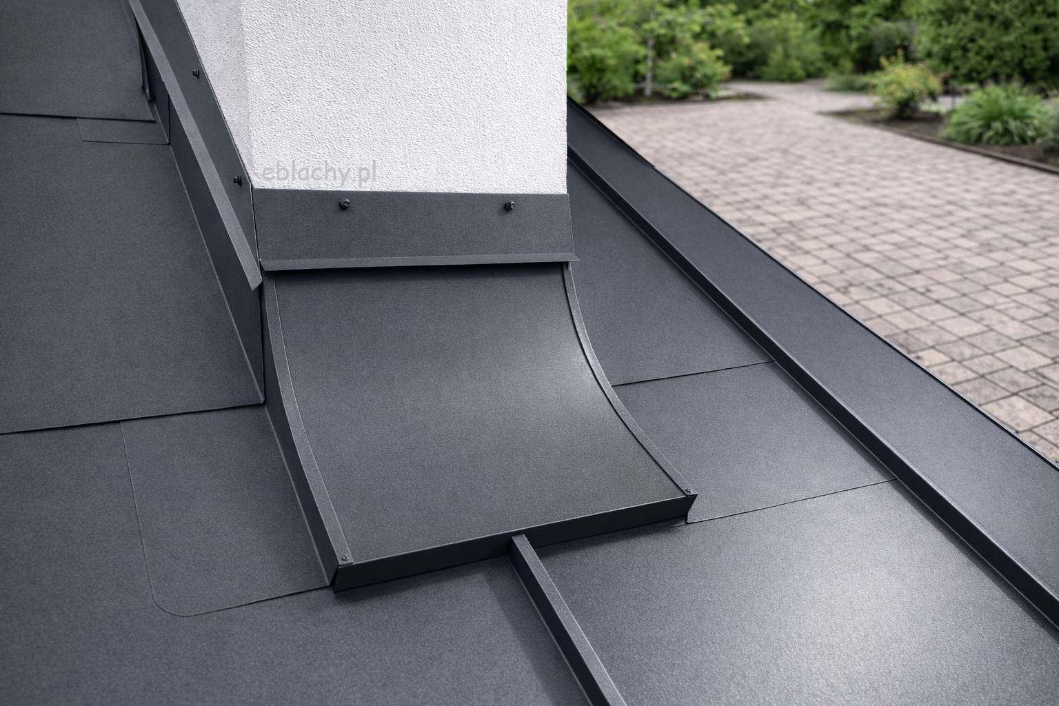 Obróbka komina do paneli na klik rąbek click - Producent