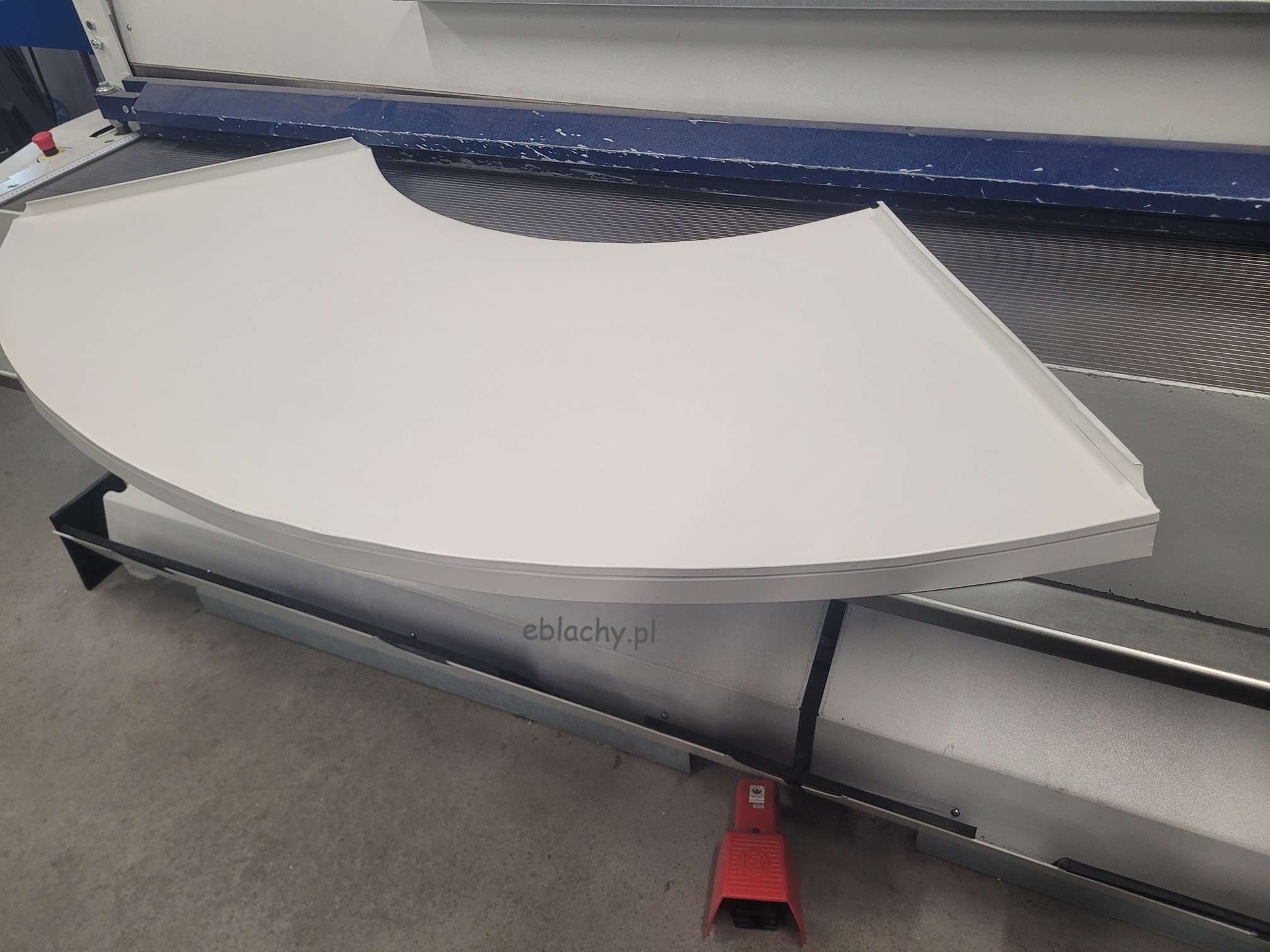 Blachy aluminiowe łukowe na mur ścianę po łuku